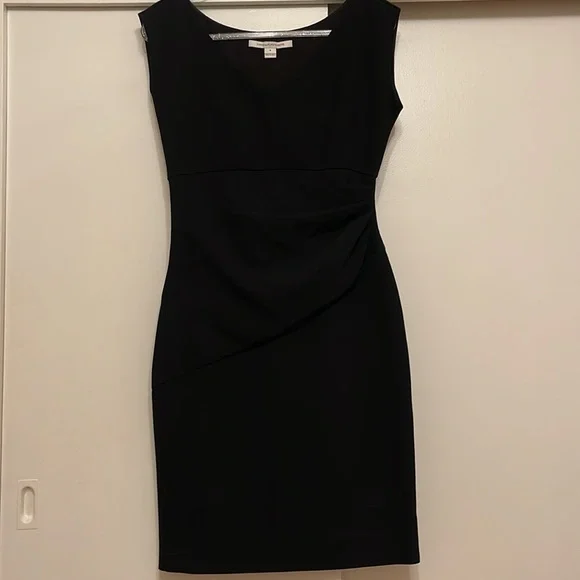 DVF Diane Von Furstenberg black Bevin ruched sheath dress sleeveless v-neck 6 - Picture 5 of 6